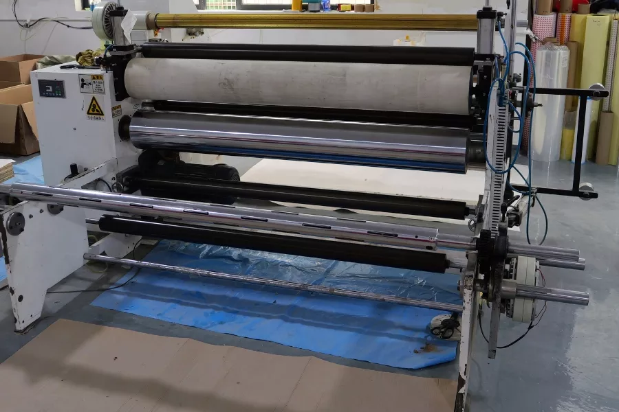 Adhesive Tape Rewinding (2)